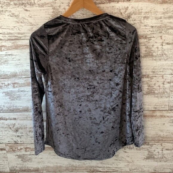 Altar’d State Crushed Velvet Grey Blouse Knot Front Size Small - Picture 2 of 3